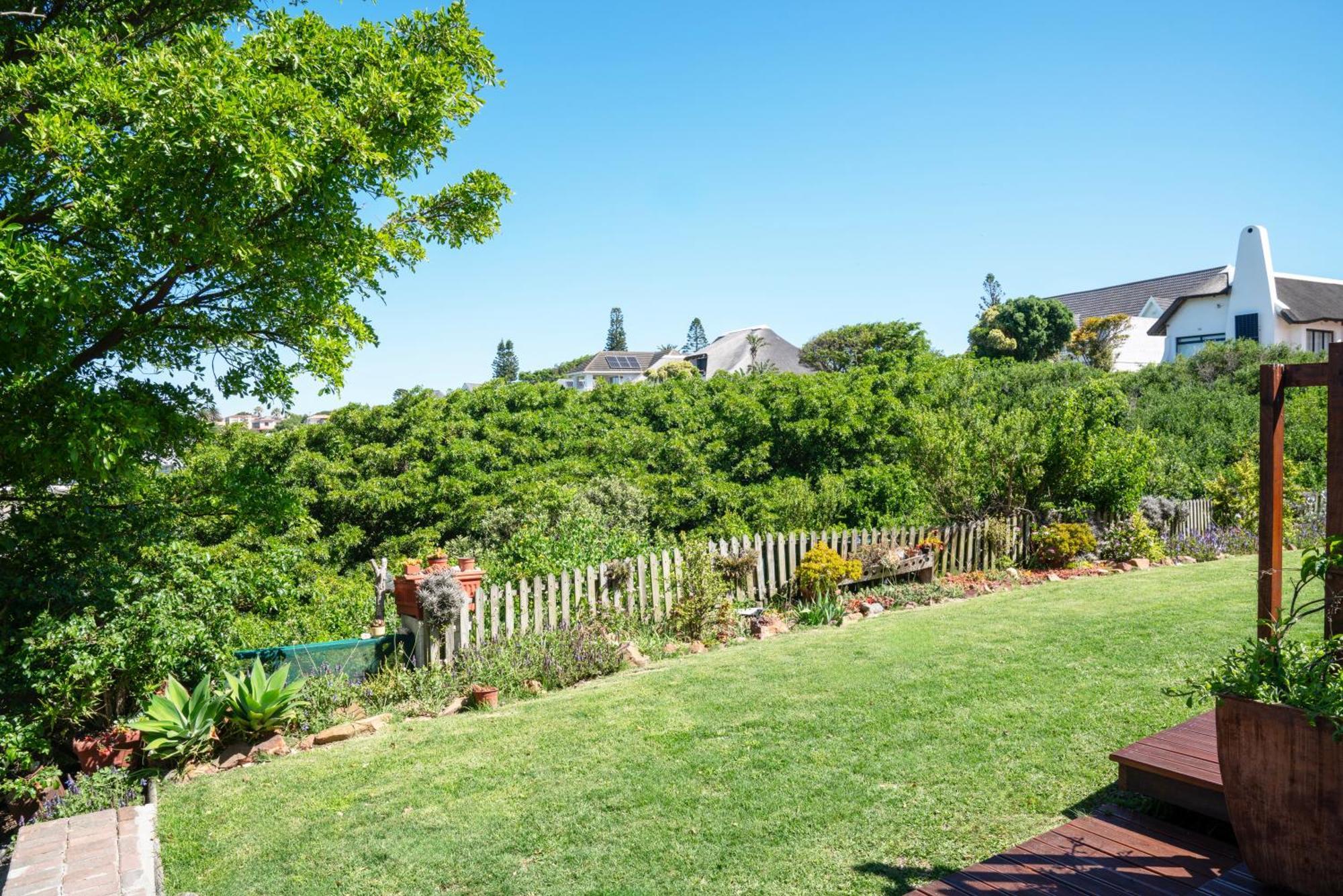 Cycads On Sea Guest House St Francis Bay Exterior photo